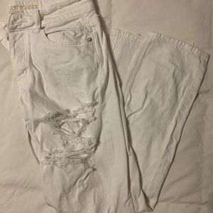 Size 4 American Eagle white tomgirl jeans